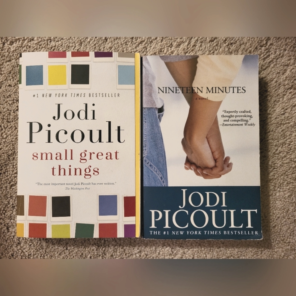 Book Bundle: Jodi Picoult novels - 19 Minutes & small great things